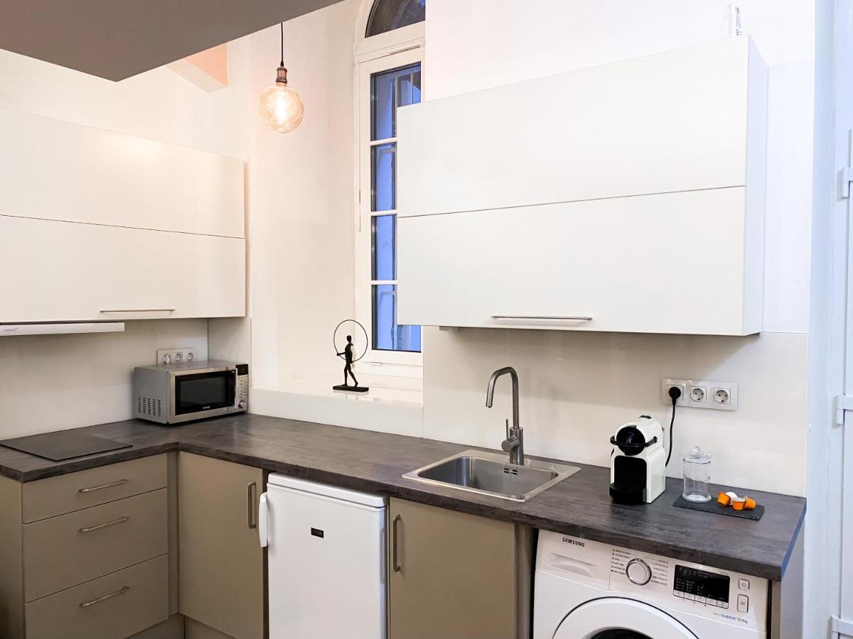 In The Middle Of Christmas Market Apartment *