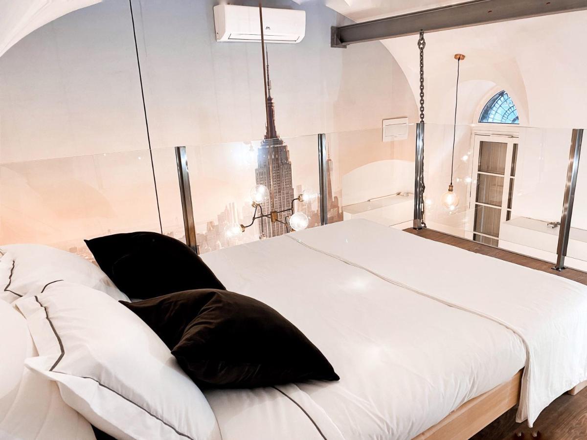In The Middle Of Christmas Market Apartment *